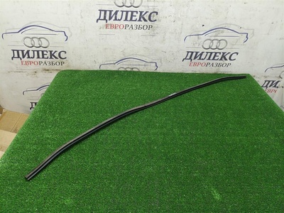 7N0823723 уплотнитель капота VW Sharan 2010> 2011