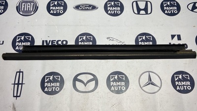 1748426 Уплотнитель двери задний Ford Focus/2 2004-2011 , 1523457