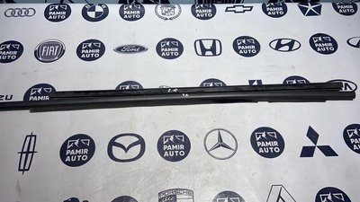 13132102 Уплотнитель двери задний Opel Zafira/B 2005-2014 , 13132076