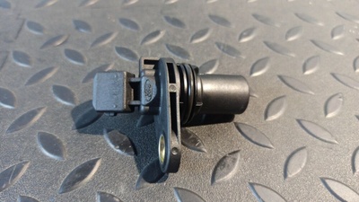 7033372 Датчик положения распредвала Ford Focus 1998-2007 , 928F12K073A1E