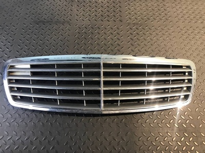 A2118800583 Решетка радиатора Mercedes E/W211 2002-2009
