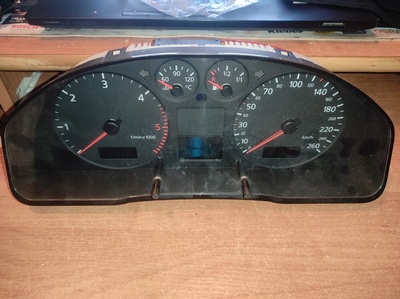 8D0920900M спидометр часы audi a4 b5 1.9 tdi