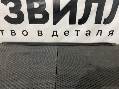 82178204 уплотнитель стекла двери правый Volvo FH5