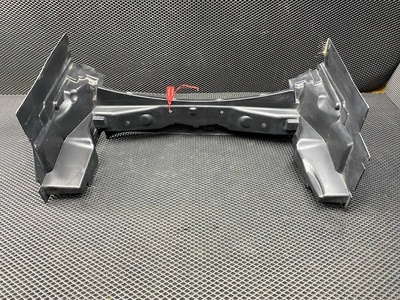 C2Z8870 воздуховод (дефлектор) радиатора верхний Jaguar XF X250 CC9 2011 ,8X238102AD,8X238102A