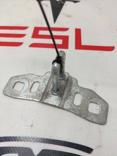 103448200A Петля крышки багажника Tesla Model S 2014 1034482-00-A,A2467400032
