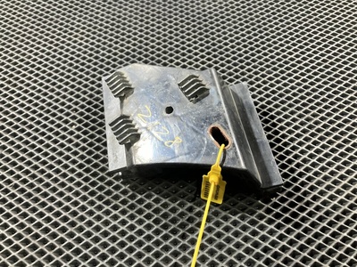 4D0807571A кронштейн крепления бампера заднего Audi A8 D2/4D 1997