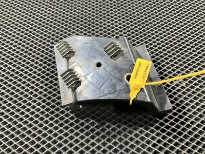 4D0807571A кронштейн крепления бампера заднего Audi A8 D2/4D 1997