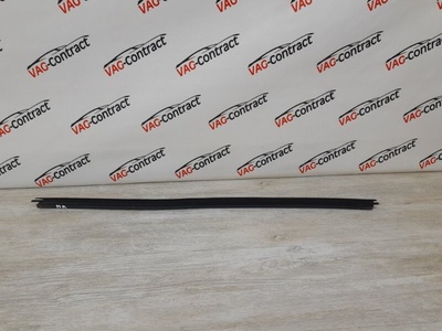 8K0837479C Уплотнитель стекла двери Audi A4 B8 2011