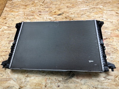 8W0121251AK радиатор audi q7 4m a6 c8 a4 b9 2.0tdi