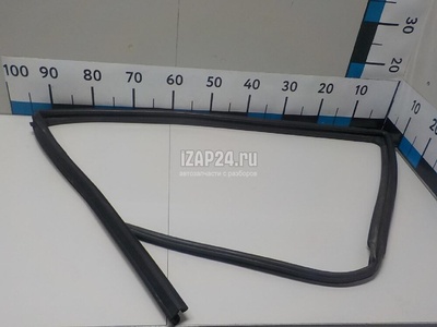 681510K010 Уплотнитель стекла двери Toyota Hilux (2005 - 2015)