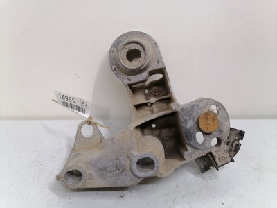 8D0199352H кронштейн двигателя Audi A4 Passat B5