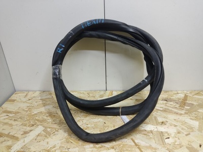 3C4867911C5AP уплотнитель проема двери Volkswagen Passat B6