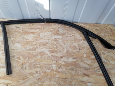 51337066614 уплотнитель стекла двери BMW 1-Series E87