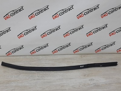 8K0837480C Уплотнитель стекла двери Audi A4 B8 2011