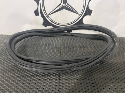 A2056970151 уплотнитель дверного проема задний левый Mercedes-Benz C-Класс W205/S205/C205