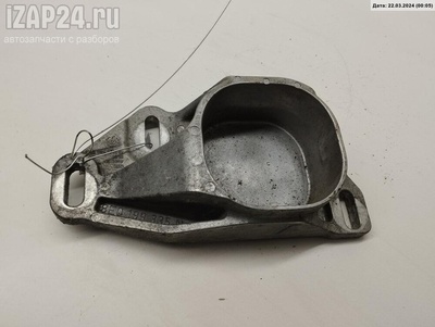 8E0199335N Кронштейн двигателя опорный Audi A4 B7 (2004-2008) 2005