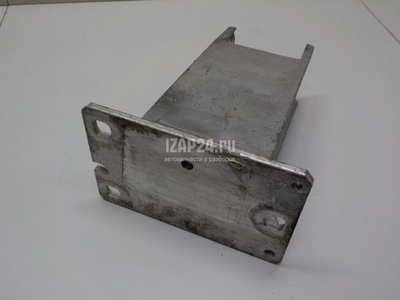 8R0807133 Кронштейн усилителя переднего бампера левый VAG Macan 2013