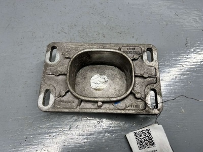 8E0199335K Кронштейн двигателя Audi A4 B7 2004