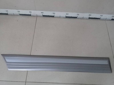 7574160160 Молдинг задней правой двери Toyota Toyota Land Cruiser (J100) 1998-2007