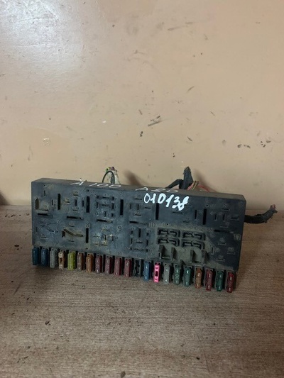 443941822B Блок предохранителей для Audi Audi