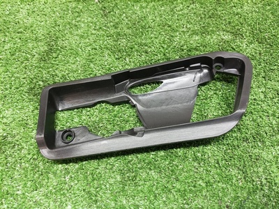 5N0837197 кронштейн ручки VW Tiguan 2007-2011 2010