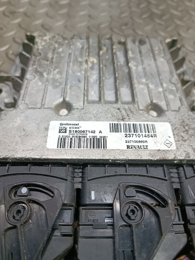 S180067142a Блок управления двигателем Renault Megane 2011