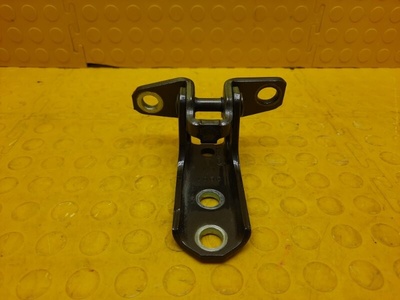 5702A063 Петля двери нижняя Mitsubishi Outlander GF0W 2020