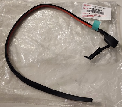 678950E060 уплотнитель дверь toyota higlander 2020 - 2023 67895 - 0e060
