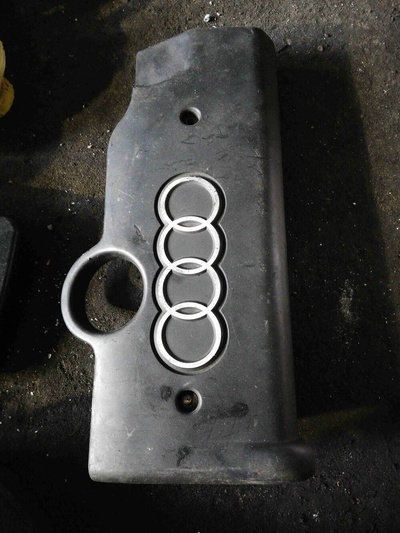 077103723c Крышка двигателя декоративная Audi A8 D2 1999-2002 2000