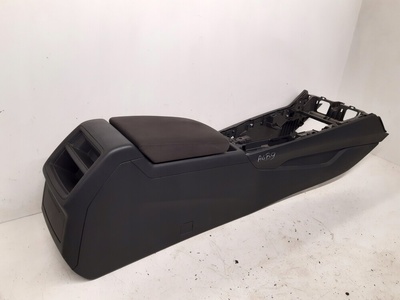 8W1863241A подлокотник audi a4 b9