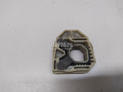 1K0121367P Кронштейн радиатора VAG Caddy III (2004 - 2015)