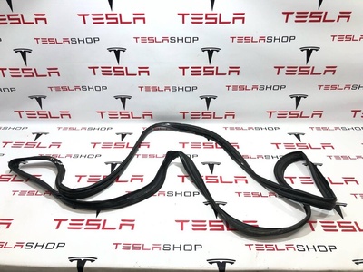 103246975C Уплотнитель Tesla Model X 2018 1032469-75-C,1118637-00-F