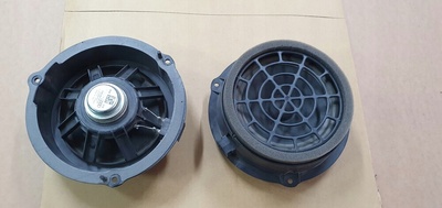 8U0035411A динамик audi q3 bose новый оригинал