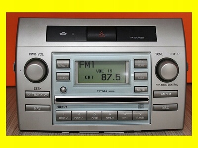 W58810 радио toyota corolla verso ii - без wady ! !