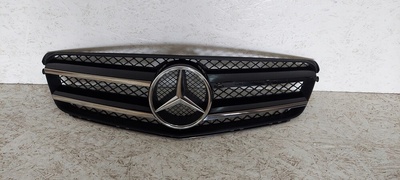 A2048802183 мерседес w204 рестайлинг amg решетка радиатора передний