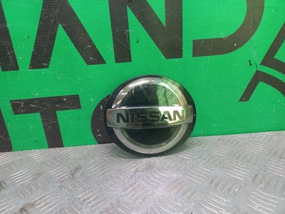 62890HV02A эмблема Nissan Qashqai 2 j11 2013-2022 , 628896CA0A,