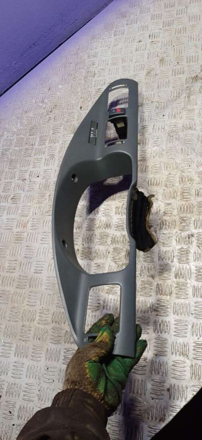 1u0953235c Кнопка аварийной сигнализации Skoda Octavia A4 1997