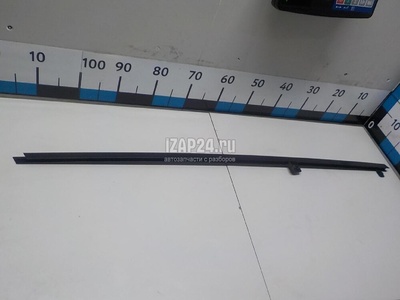 7C083740703C Направляющая стекла двери VAG Crafter 2016