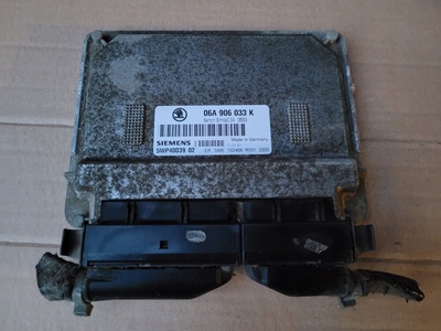06A906033 блок управления skoda октавия 1.6 k 5wp4003902