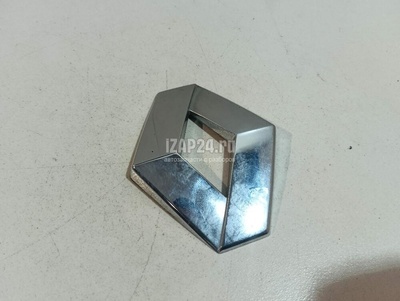8200469132 Эмблема на крышку багажника Renault Megane II (2003 - 2009)