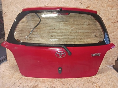 3P1 крышка багажника багажника toyota yaris i 5d