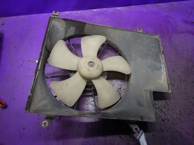 daihatsu yrv 00 - 06 1 , 3 k3 - ve вентилятор радиатора