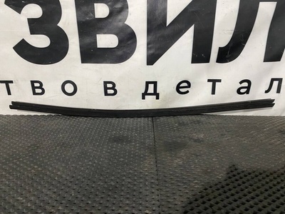 2557346 уплотнитель стекла двери левый Scania 6