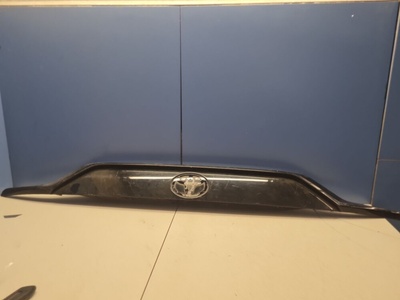 7680142260C0 Молдинг двери багажника Toyota RAV 4 2019-