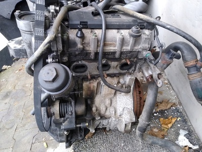AZQ двигатель volkswagen поло fabia 1 , 2 12v