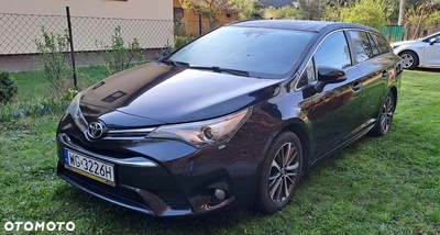 Toyota avensis 2015