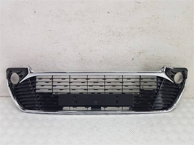 5311206350 Заглушка (решетка) в бампер Toyota Camry XV50 [рестайлинг] (2014-2017) 2017