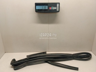 8H0837911E Уплотнитель двери VAG A4 [B6] (2000 - 2004)