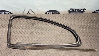 8200733129 Уплотнитель двери задний Renault Sandero 2009-2014