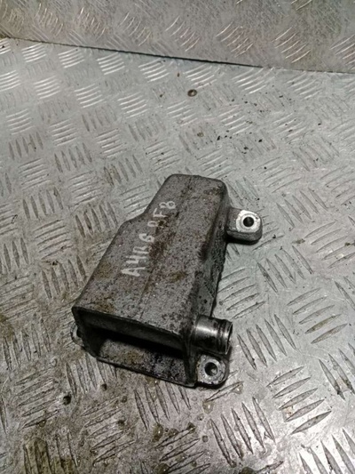 06B129953 Резонатор воздушного фильтра Audi A4 B6 2003